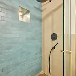 Luxury Beauty Split
