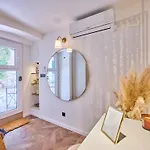 Daire Luxury Beauty Split