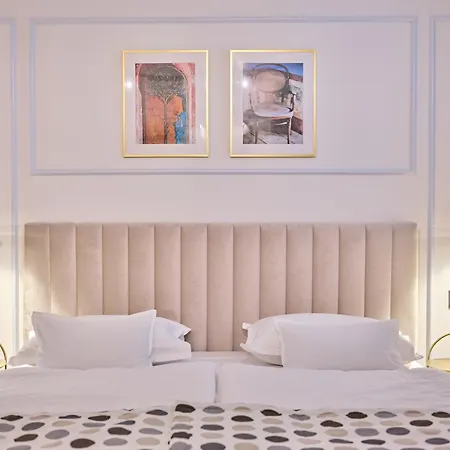 Luxury Beauty * Split